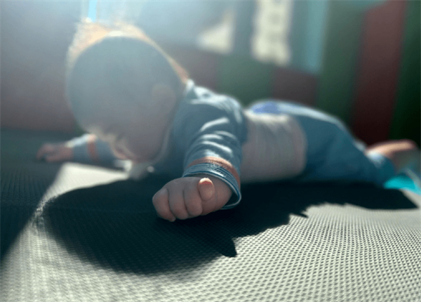 火胶棉胶婴儿床垫：全面揭秘其独特魅力与潜在风险