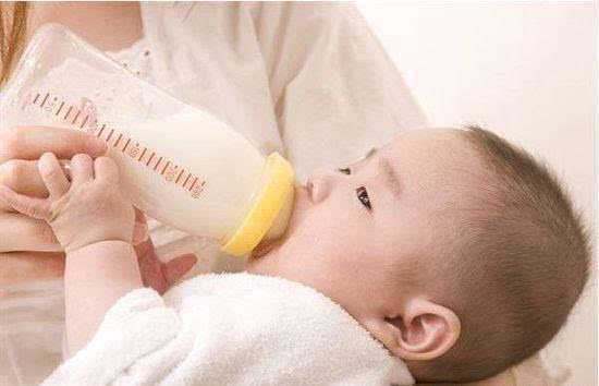 四个月大的宝宝是否需要补钙？揭秘宝宝的骨骼发育与补钙的奥秘